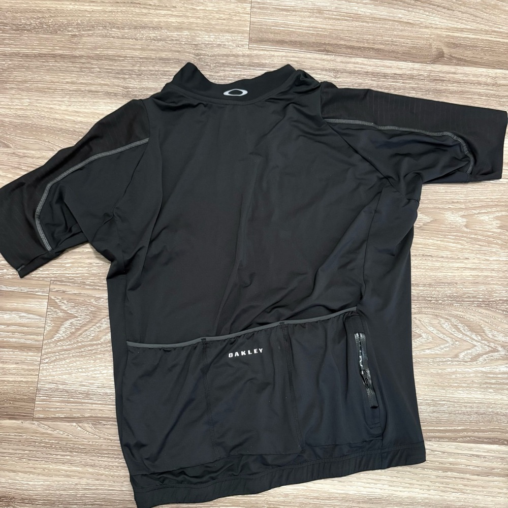 SOLD***Oakley cycling set top and bottom - Picture 13 of 15